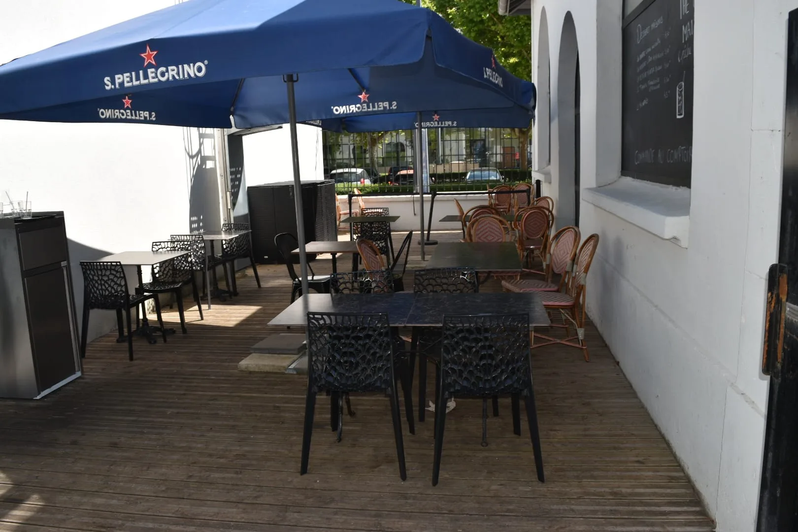 Terrasse du restaurant Les Delices du Loup